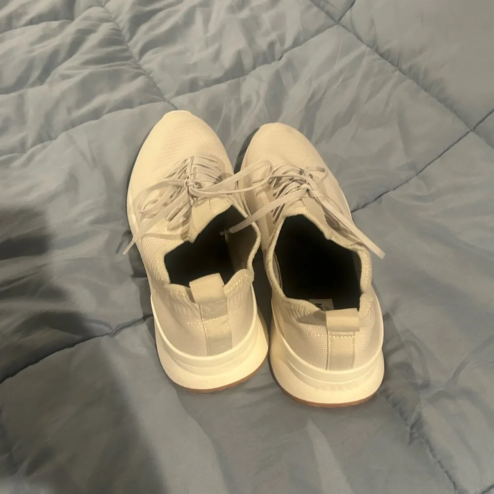 NWT Women’s Size 12 Madden M-Kelleb Ortholite Shoes